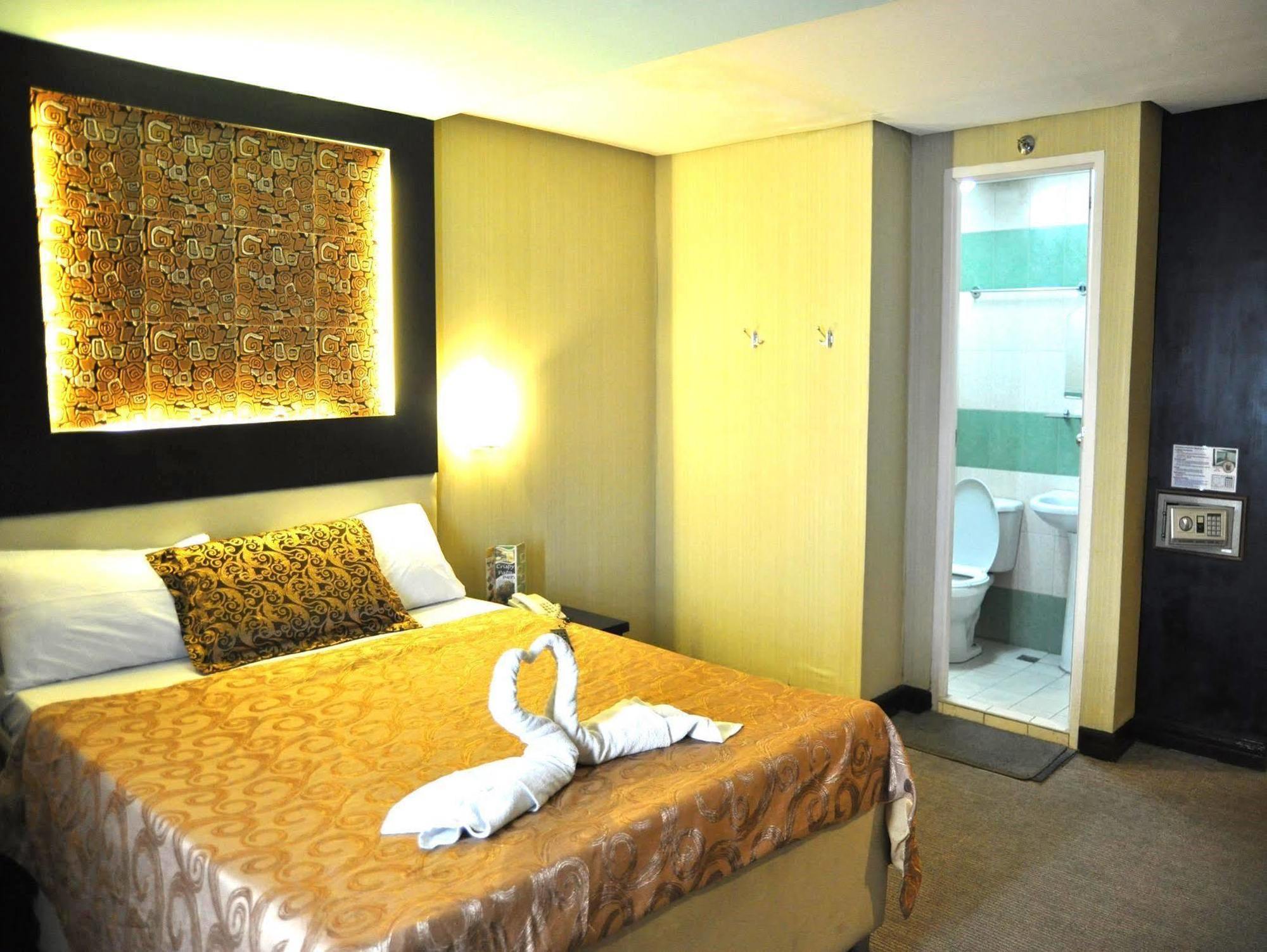 Eurotel North Edsa Quezon City Exterior photo